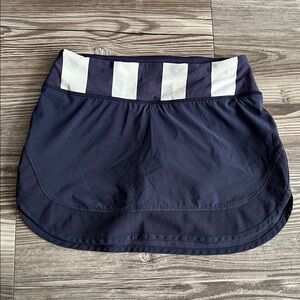Lululemon Hotty Hot Skirt Cadet Blue / Steep Stripe Cadet Blue Hotty Hot Size 2